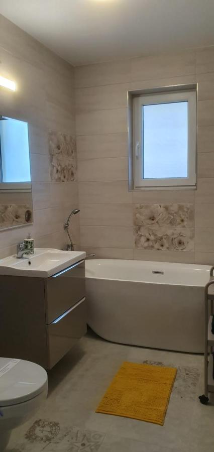 Viv Apartments 210 Флорешты Экстерьер фото